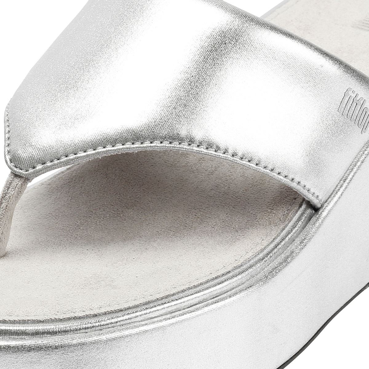 FitFlop Damen Plateau-Keilsandalen mit Zehensteg in Silber
