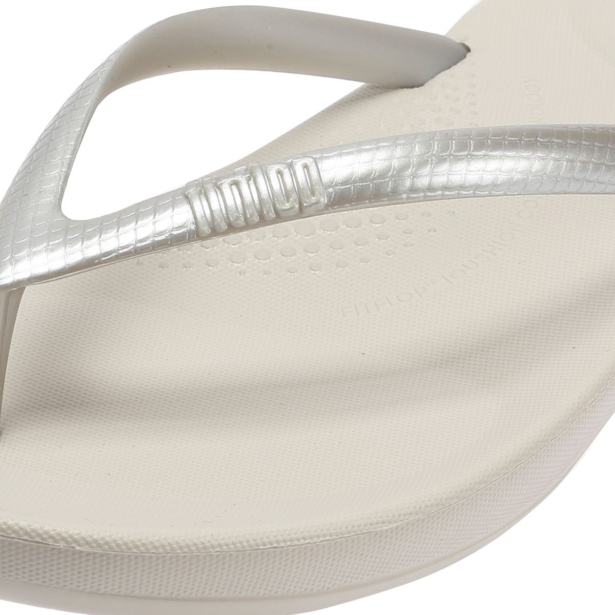 FitFlop Iqushion Ergonomic Gummisandalen Für Frauen In Silber