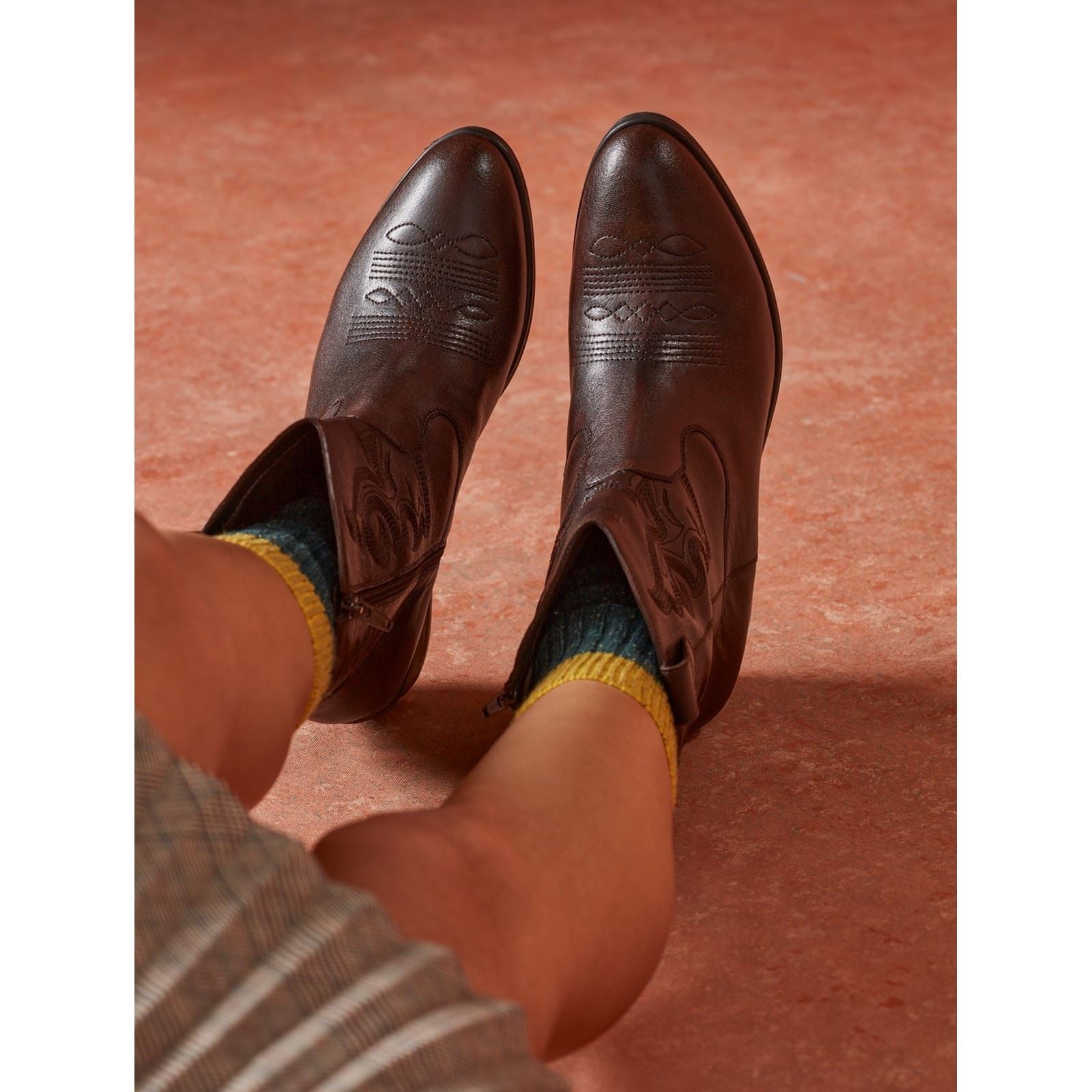 Hush Puppies Wynn Damen Stiefeletten mit Absatz aus Leder in Schokoladenbraun