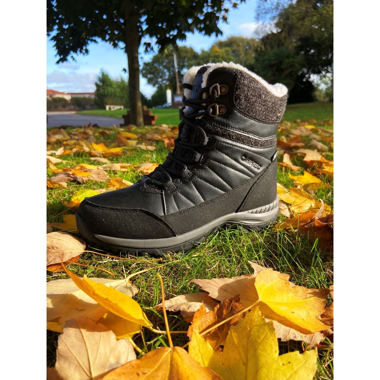 Hi-Tec Riva Mid Damen Wanderschuhe in Schwarz