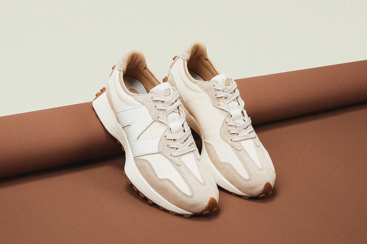 Kaufen Sie den New Balance 327 'Mindful Grey' für unter €100.
