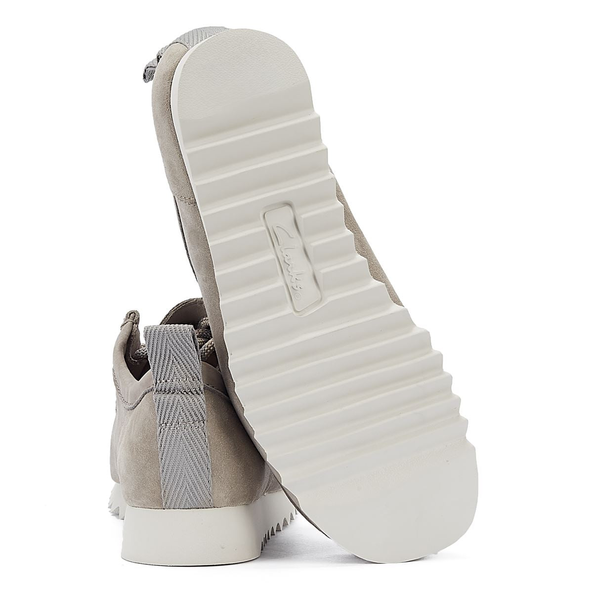 Clarks Main Wallabee FTRE Lo  Herren Wildlederschuhe Zum Schnüren In Grau