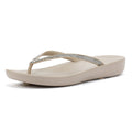 FitFlop Iqushion Ombre Sparkle Damen Zehentrenner Aus Beigeem Gummi
