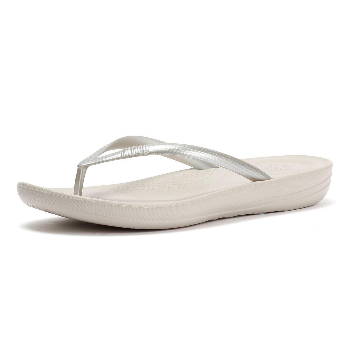 FitFlop Iqushion Ergonomic Gummisandalen Für Frauen In Silber