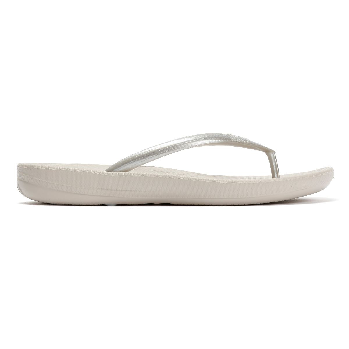 FitFlop Iqushion Ergonomic Gummisandalen Für Frauen In Silber