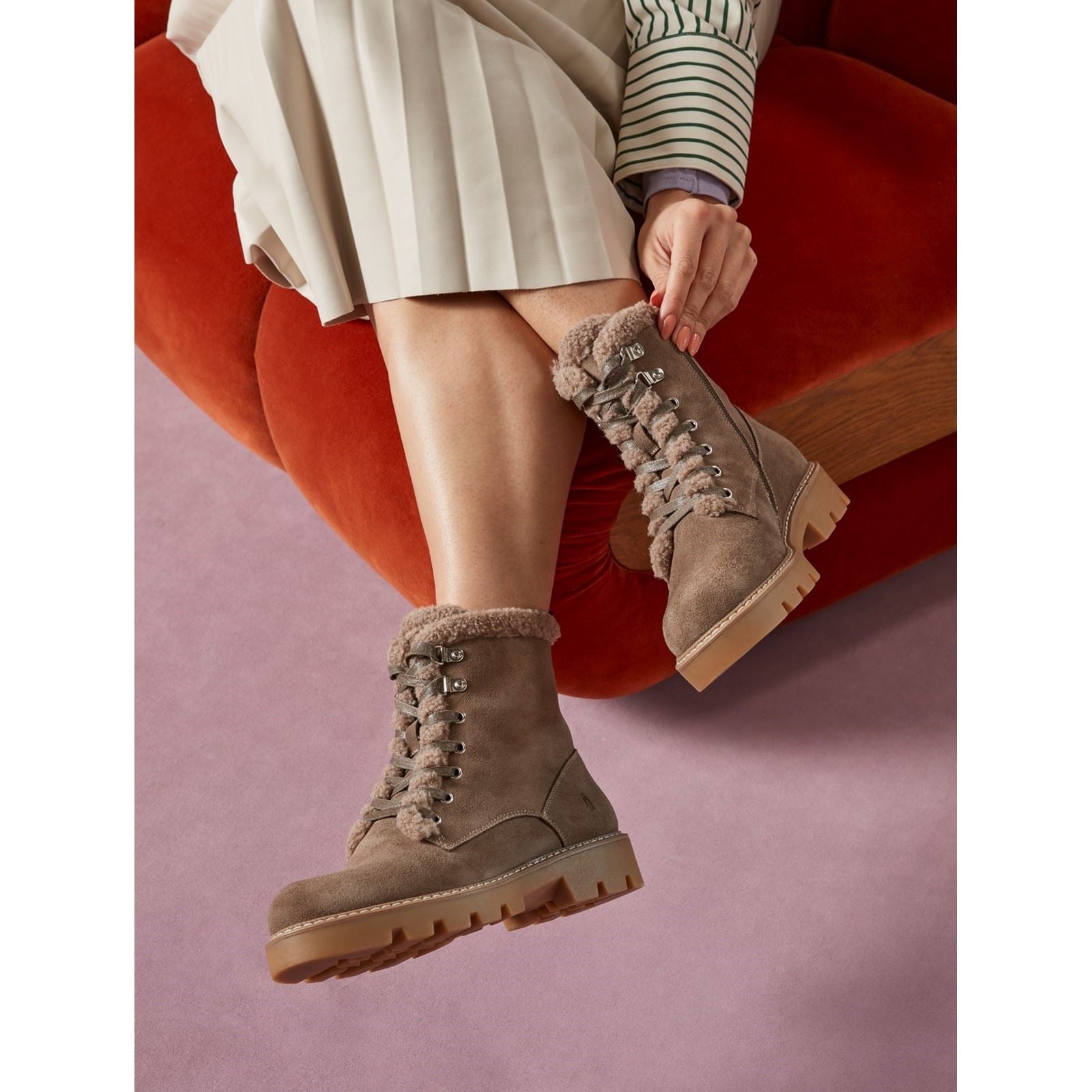 Hush Puppies Aurelia Damen Wildleder Winter Stiefeletten in Taupe