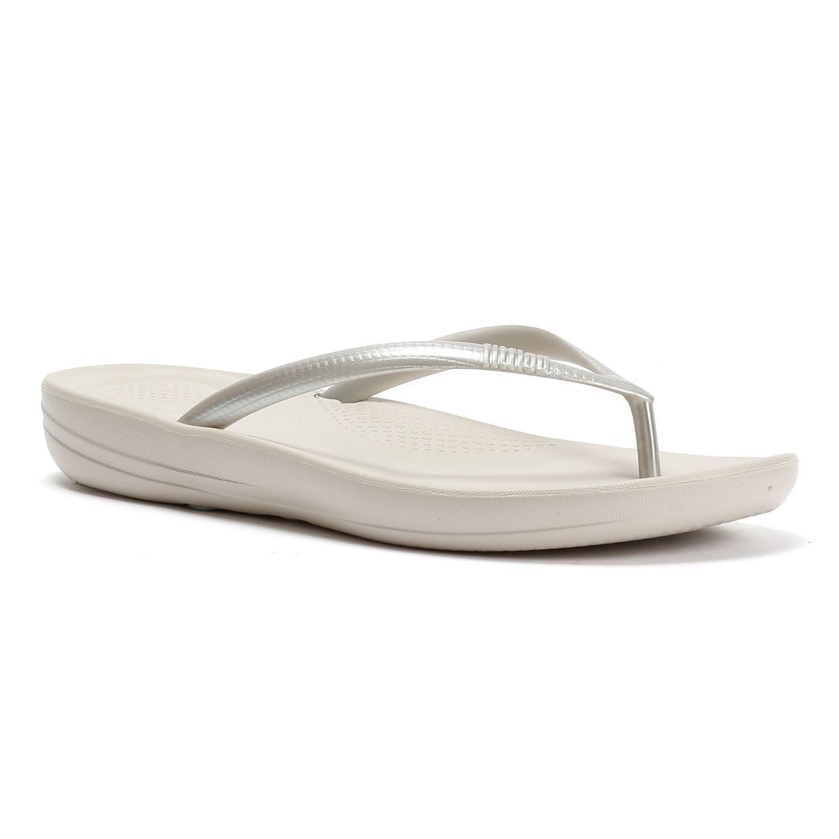 FitFlop Iqushion Ergonomic Gummisandalen Für Frauen In Silber