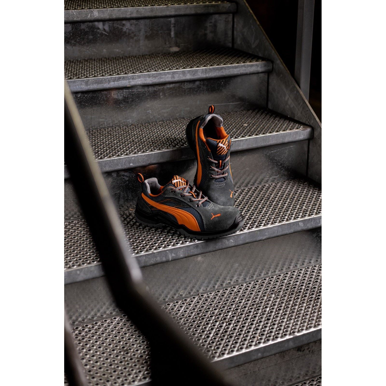 Puma Safety Omni Flash Low Wildleder Orange Sicherheitssneaker