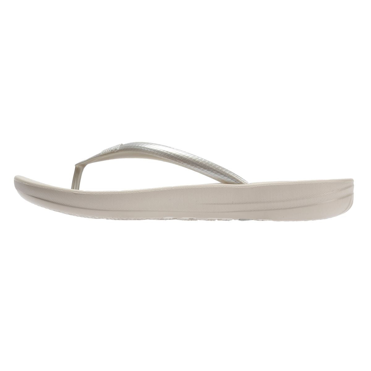 FitFlop Iqushion Ergonomic Gummisandalen Für Frauen In Silber