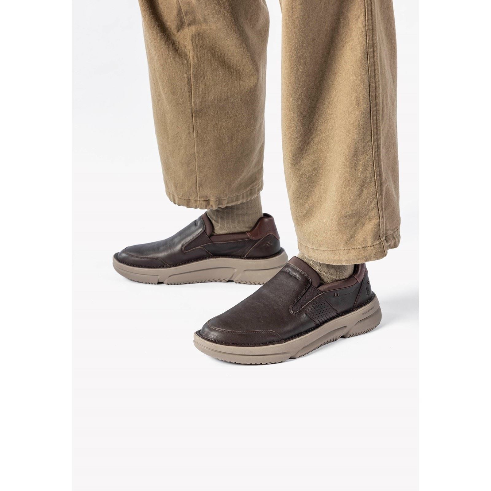 Hush Puppies Baylor Herren Slipper aus braunem Leder